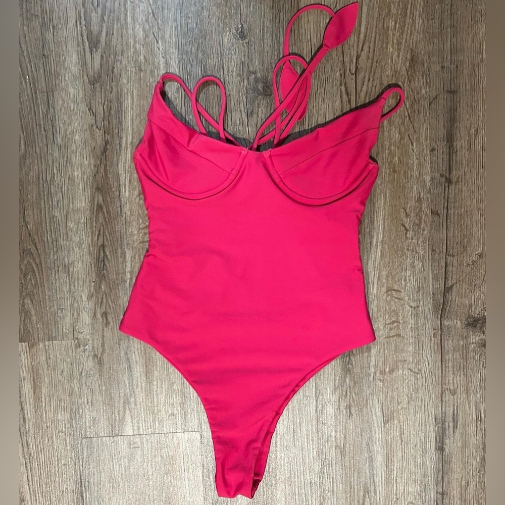 Benoa Rose paia one piece Size petite